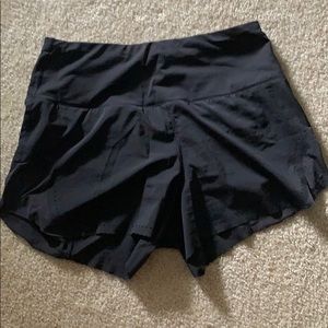 Lululemon smooth stride shorts